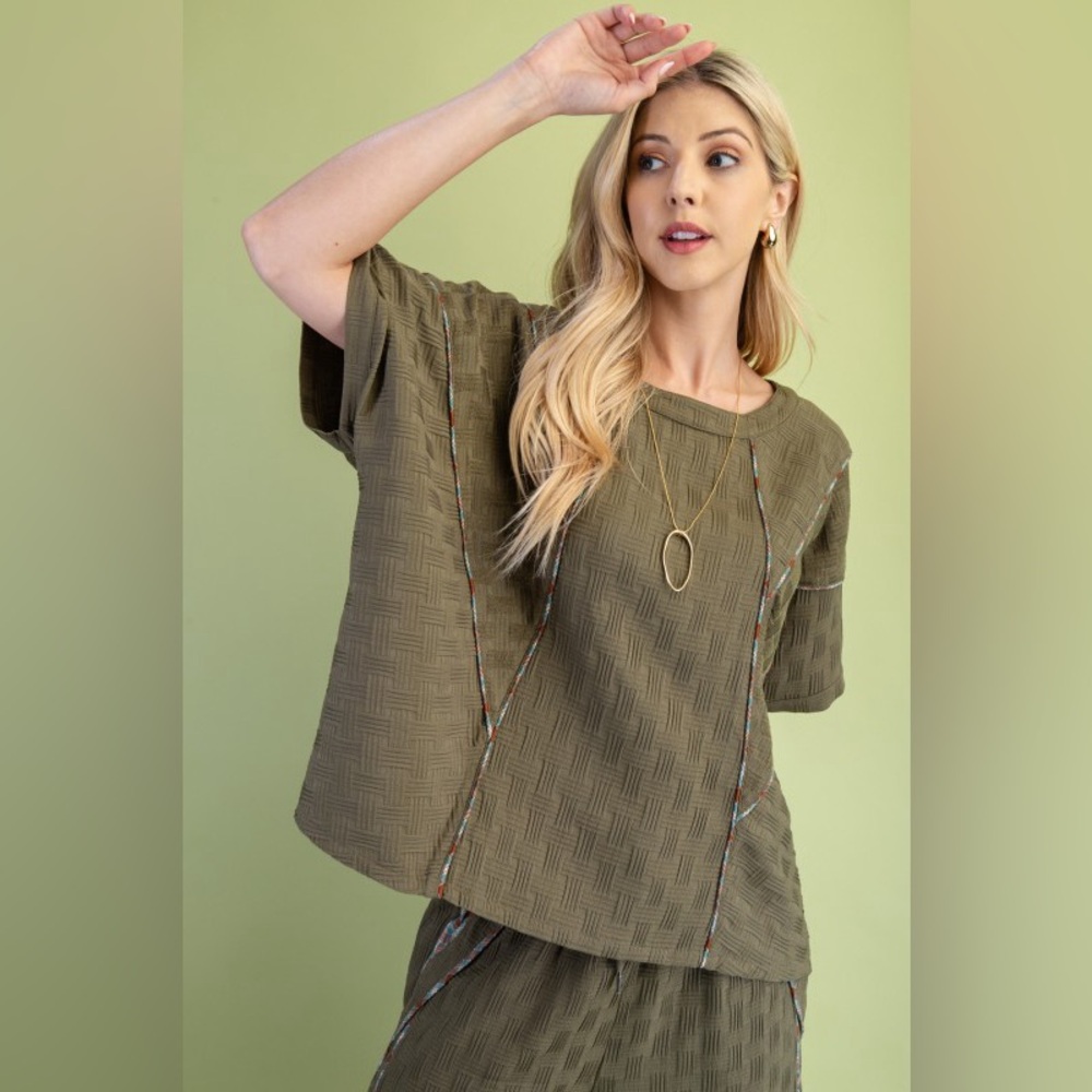 💚 3314. Textured Olive Green Loose Fit Blouse